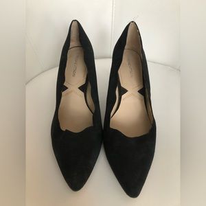 Adrienne Vittadini Scalloped edge leather pointed toe heels. Very comfortable!